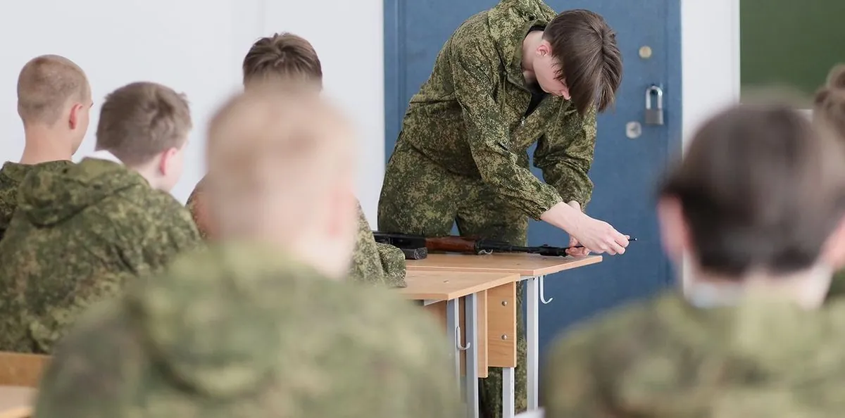 Росія запроваджує нову стратегію військової підготовки молоді - британська розвідка | УНН