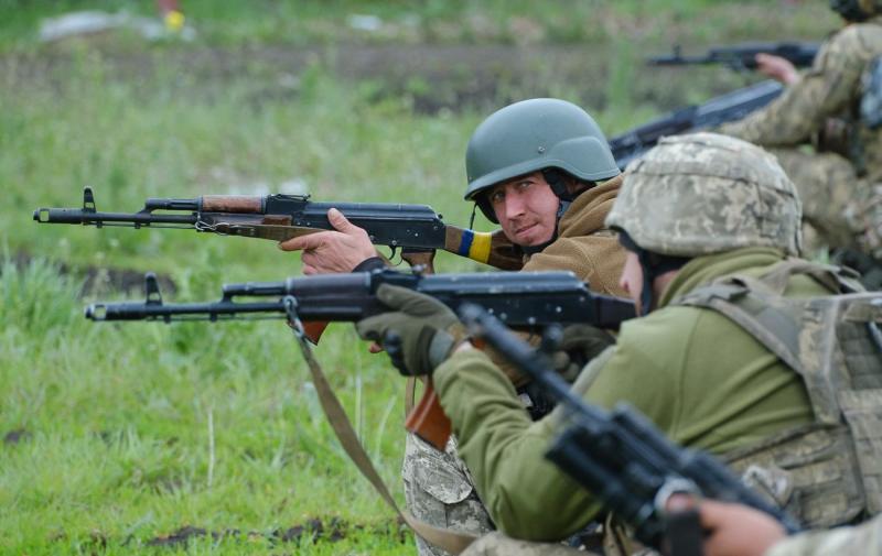 Протягом останньої доби Росія зазнала втрат у кількості 1200 військовослужбовців, а також десятків бойових броньованих машин і артилерійських систем, повідомили в Генеральному штабі.