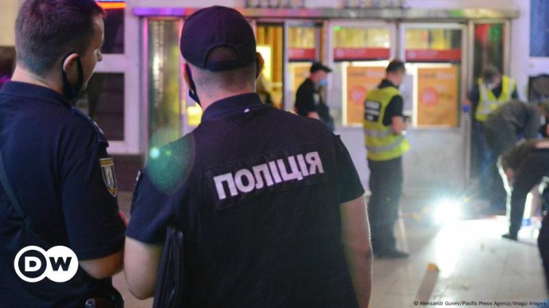 Співробітники ТЦК здійснили перевірку в Києві після завершення концерту ОЕ.