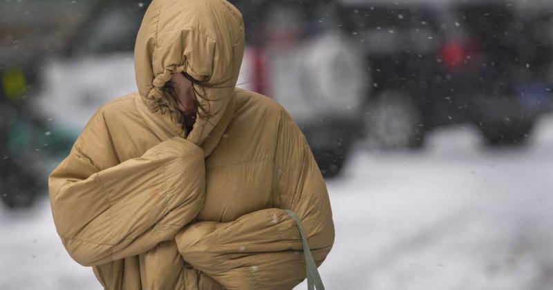 Холоднеча, потужні пориви вітру та вологий сніг: в Україну наближається серйозне похолодання.